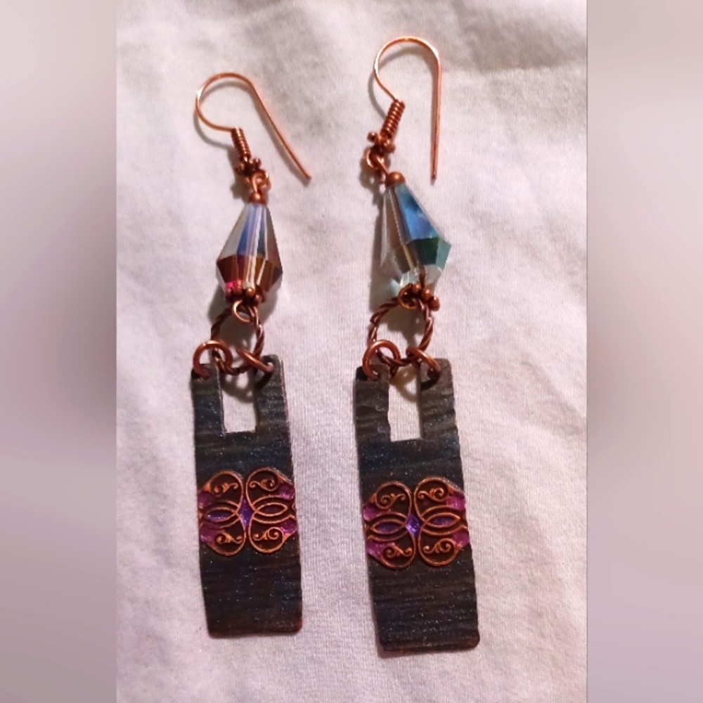 Sale, Tin earrings